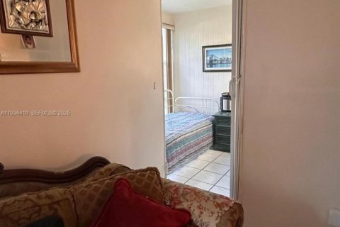 Купить кондоминиум в Санни-Айлс-Бич, Флорида 2 спальни, 82.87м2, № 2053512 - фото 16