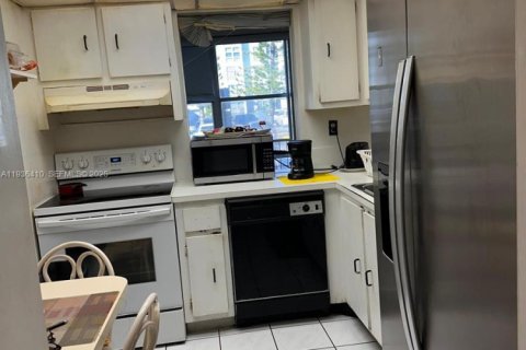 Купить кондоминиум в Санни-Айлс-Бич, Флорида 2 спальни, 82.87м2, № 2053512 - фото 29