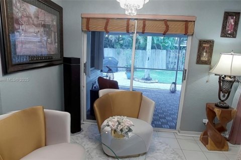 House in Cooper City, Florida 3 bedrooms, 186.92 sq.m. № 1921143 - photo 24