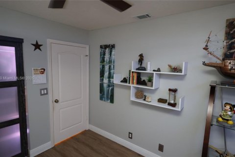 House in Cooper City, Florida 3 bedrooms, 186.92 sq.m. № 1921143 - photo 17