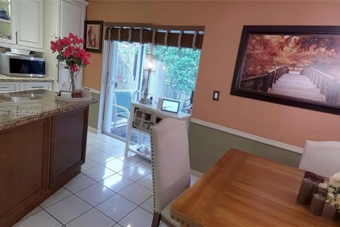 House in Cooper City, Florida 3 bedrooms, 186.92 sq.m. № 1921143 - photo 30