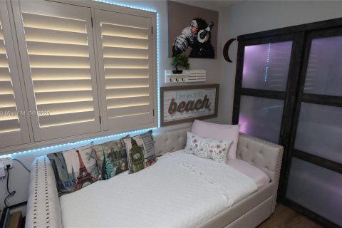 House in Cooper City, Florida 3 bedrooms, 186.92 sq.m. № 1921143 - photo 14