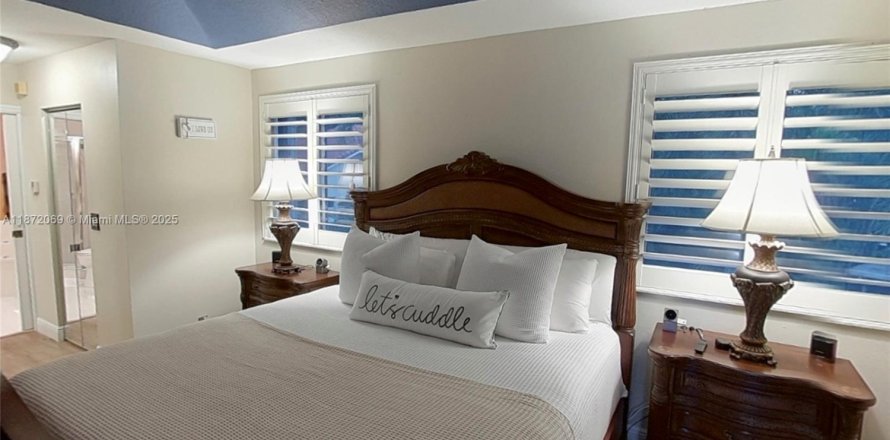 House in Cooper City, Florida 3 bedrooms, 186.92 sq.m. № 1921143