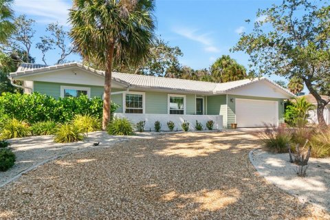 House in Sarasota, Florida 4 bedrooms, 172.71 sq.m. № 2101641 - photo 3
