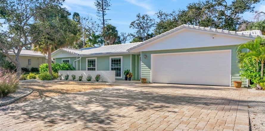 House in Sarasota, Florida 4 bedrooms, 172.71 sq.m. № 2101641