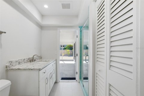House in Sarasota, Florida 4 bedrooms, 172.71 sq.m. № 2101641 - photo 25