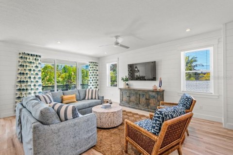 Casa en venta en Sarasota, Florida, 8 dormitorios, 394.37 m2 № 2114562 - foto 6
