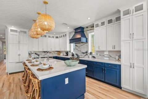 Casa en venta en Sarasota, Florida, 8 dormitorios, 394.37 m2 № 2114562 - foto 8