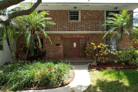 Casa en venta en Fort Lauderdale, Florida, 4 dormitorios, 208.1 m2 № 2338284 - foto 24
