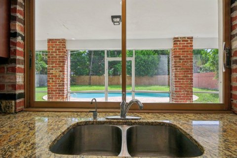 Casa en venta en Fort Lauderdale, Florida, 4 dormitorios, 208.1 m2 № 2338284 - foto 23