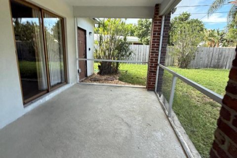 Casa en venta en Fort Lauderdale, Florida, 4 dormitorios, 208.1 m2 № 2338284 - foto 12