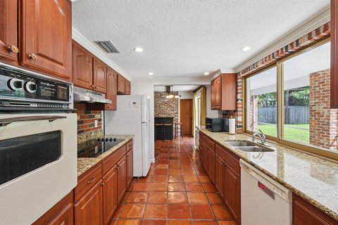 Casa en venta en Fort Lauderdale, Florida, 4 dormitorios, 208.1 m2 № 2338284 - foto 3