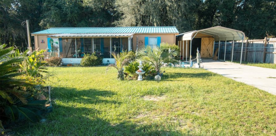 House in Hawthorne, Florida 3 bedrooms, 98.1 sq.m. № 772270