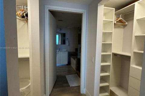 Copropriété à louer à Miami, Floride: 1 chambre, 65.12 m2 № 1830381 - photo 13