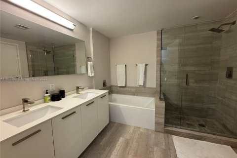 Copropriété à louer à Miami, Floride: 1 chambre, 65.12 m2 № 1830381 - photo 11