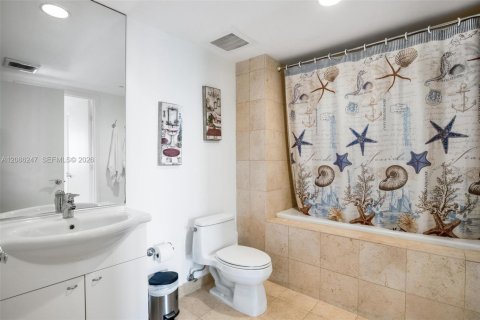 Condominio en alquiler en Hallandale Beach, Florida, 2 dormitorios, 100.89 m2 № 2355195 - foto 17