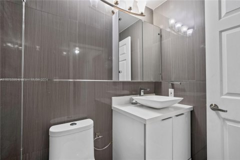Купить кондоминиум в Дорал, Флорида 3 спальни, 135.64м2, № 1399780 - фото 9