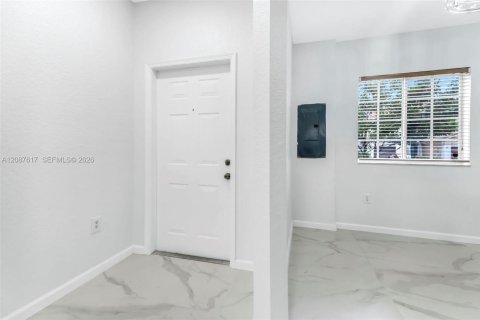 Townhouse in Tamarac, Florida 2 bedrooms, 112.78 sq.m. № 2362845 - photo 25