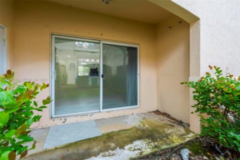 Townhouse in Tamarac, Florida 2 bedrooms, 112.78 sq.m. № 2362845 - photo 28