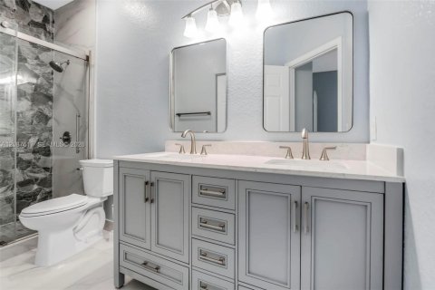 Townhouse in Tamarac, Florida 2 bedrooms, 112.78 sq.m. № 2362845 - photo 16