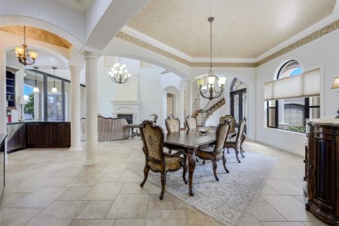 House in Cape Coral, Florida 6 bedrooms, 465.07 sq.m. № 1793976 - photo 11