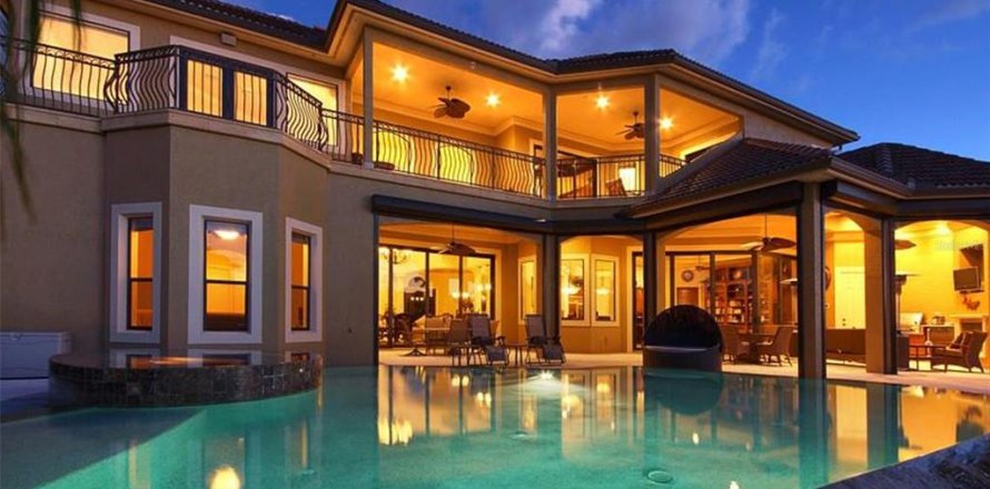 House in Cape Coral, Florida 6 bedrooms, 465.07 sq.m. № 1793976