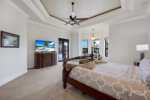 House in Cape Coral, Florida 6 bedrooms, 465.07 sq.m. № 1793976 - photo 26