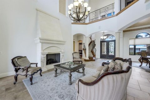 House in Cape Coral, Florida 6 bedrooms, 465.07 sq.m. № 1793976 - photo 8