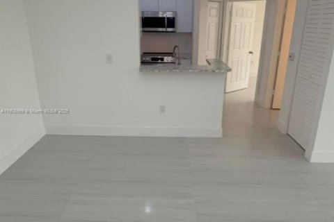 Condo in Sunny Isles Beach, Florida, 1 bedroom № 1964723 - photo 6