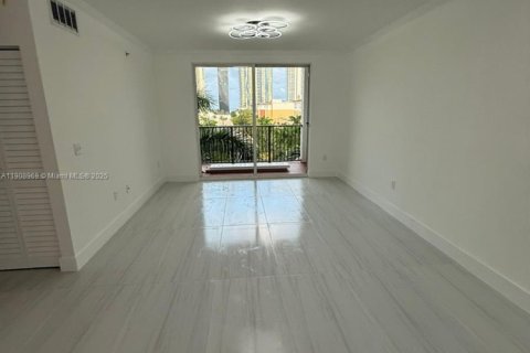 Condo in Sunny Isles Beach, Florida, 1 bedroom № 1964723 - photo 8