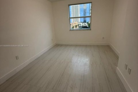 Condo in Sunny Isles Beach, Florida, 1 bedroom № 1964723 - photo 15