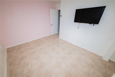 Villa ou maison à vendre à Kissimmee, Floride: 3 chambres, 129.32 m2 № 2284944 - photo 15