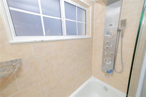 Villa ou maison à vendre à Kissimmee, Floride: 3 chambres, 129.32 m2 № 2284944 - photo 16