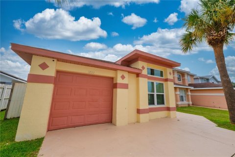 Villa ou maison à vendre à Kissimmee, Floride: 3 chambres, 129.32 m2 № 2284944 - photo 2