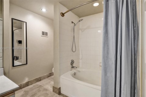 Снять в аренду кондоминиум в Авентура, Флорида 2 спальни, 100.06м2, № 2009502 - фото 21