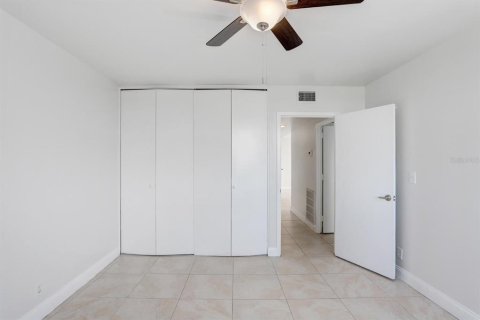 Condo in Tampa, Florida, 2 bedrooms  № 1642245 - photo 12