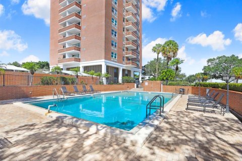 Condo in Tampa, Florida, 2 bedrooms  № 1642245 - photo 17