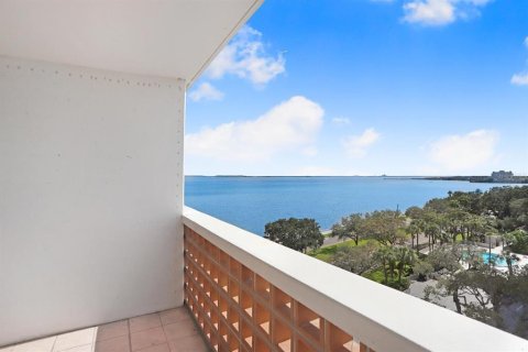 Condo in Tampa, Florida, 2 bedrooms  № 1642245 - photo 16
