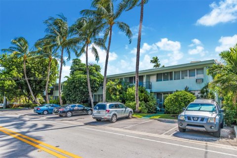 Commercial property in Bay Harbor Islands, Florida № 1460005 - photo 21