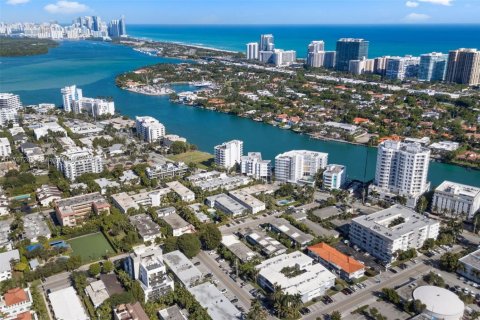 Commercial property in Bay Harbor Islands, Florida № 1460005 - photo 27