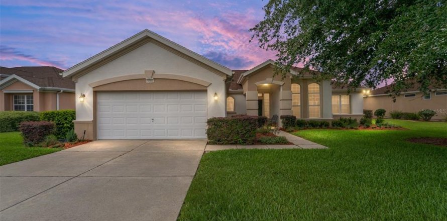 House in Summerfield, Florida 2 bedrooms, 183.85 sq.m. № 1774780