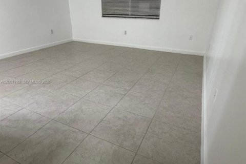 Copropriété à louer à Miami, Floride: 2 chambres, 95.6 m2 № 2155079 - photo 7