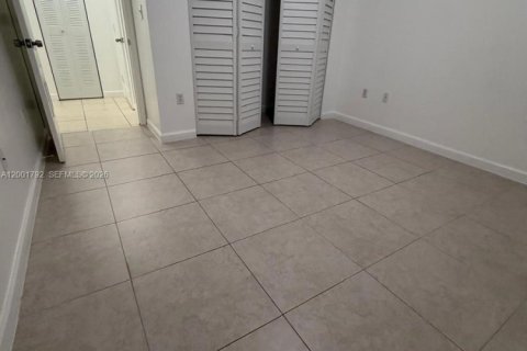 Copropriété à louer à Miami, Floride: 2 chambres, 95.6 m2 № 2155079 - photo 5