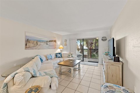 Copropriété à vendre à Cape Canaveral, Floride: 2 chambres, 103.68 m2 № 2093179 - photo 7