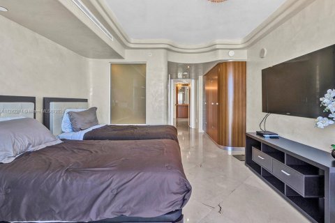 Condo in Sunny Isles Beach, Florida, 2 bedrooms № 2190645 - photo 19