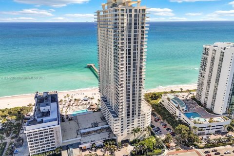 Condo in Sunny Isles Beach, Florida, 2 bedrooms № 2190645 - photo 30