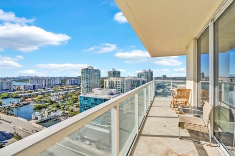 Condo in Sunny Isles Beach, Florida, 2 bedrooms № 2190645 - photo 27