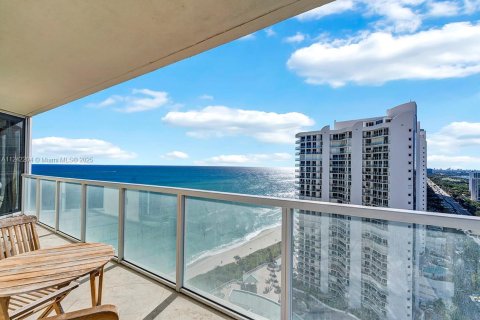 Condo in Sunny Isles Beach, Florida, 2 bedrooms № 2190645 - photo 25