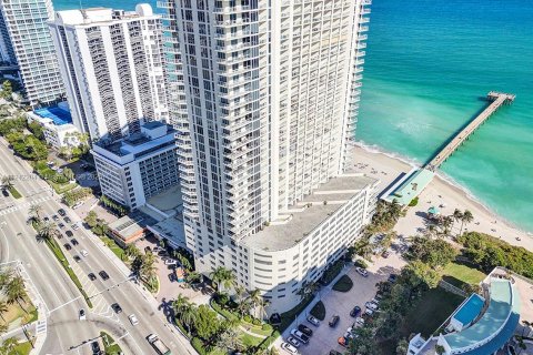 Condo in Sunny Isles Beach, Florida, 2 bedrooms № 2190645 - photo 29