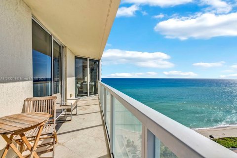 Condo in Sunny Isles Beach, Florida, 2 bedrooms № 2190645 - photo 26